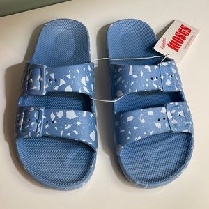 NWT Freedom Moses sandals 35/36
